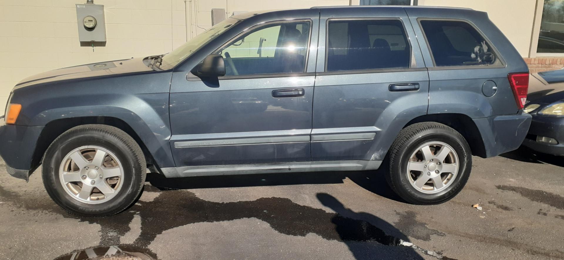 2008 Jeep Grand Cherokee (1J8GR48K78C) , located at 2015 Cambell Street, Rapid City, SD, 57701, (605) 342-8326, 44.066433, -103.191772 - CARFAX AVAILABLE - Photo#0